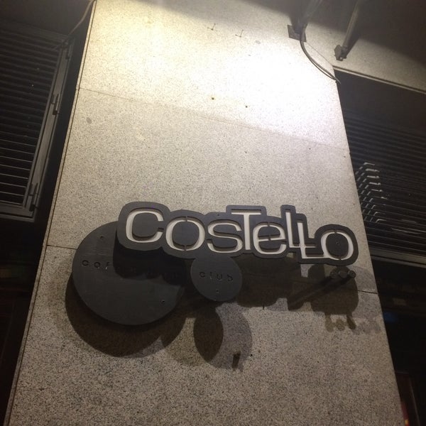 Снимок сделан в Costello Club пользователем Endika P. 10/14/2015