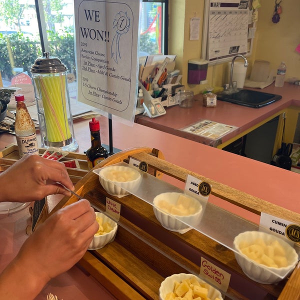 Oakdale Cheese and Specialties Cheese Store