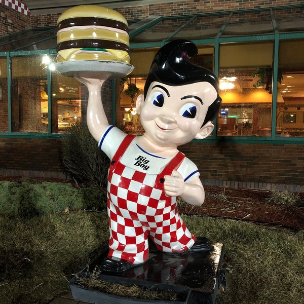 Photo taken at Big Boy Restaurant by Zachary B. on 3/10/2020