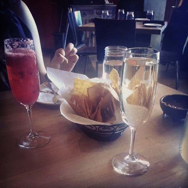 Foto diambil di Zocalo Back Bay Mexican Bistro &amp; Tequila Bar oleh Chantal C. pada 4/20/2014