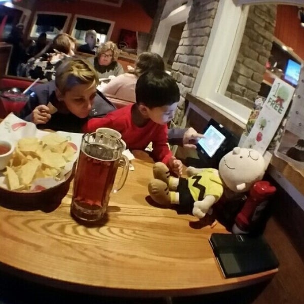 Photo taken at Chili&#39;s Grill &amp; Bar by Kevin H. on 11/14/2015