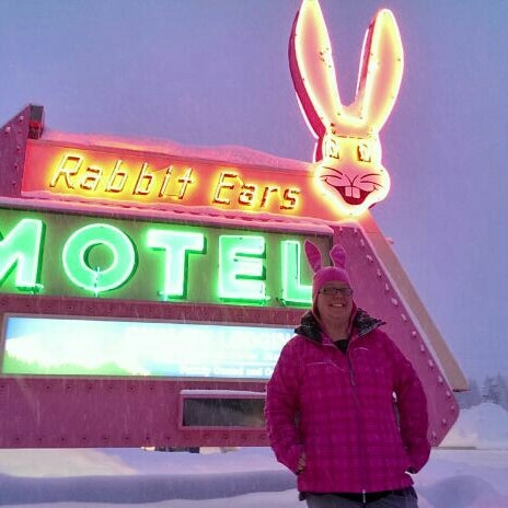 Photo taken at Rabbit Ears Motel by Joe E. on 12/29/2014