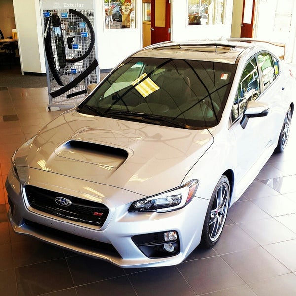 Foto scattata a Subaru of Wakefield da Jonathan il 9/25/2014