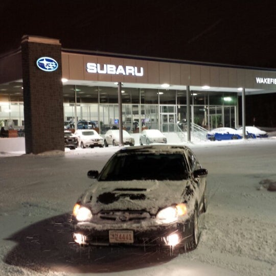 รูปภาพถ่ายที่ Subaru of Wakefield โดย Jonathan เมื่อ 2/4/2015