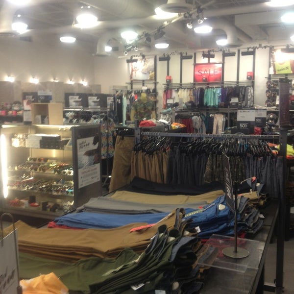 hollister firewheel mall