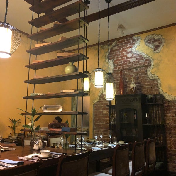 Снимок сделан в HOME Hanoi Restaurant пользователем Emily W. 10/10/2018
