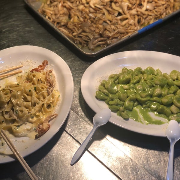 Das Foto wurde bei Mission Chinese Food von Emily W. am 9/16/2019 aufgenommen