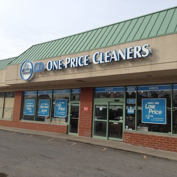 Photo taken at CD One Price Cleaners by Javier C. on 2/28/2014