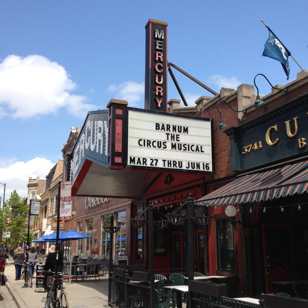 Foto tirada no(a) Mercury Theater Chicago por Bruce C. em 5/11/2013