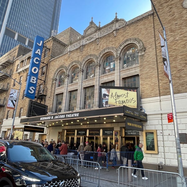 Foto diambil di Bernard B. Jacobs Theatre oleh Bruce C. pada 10/20/2022