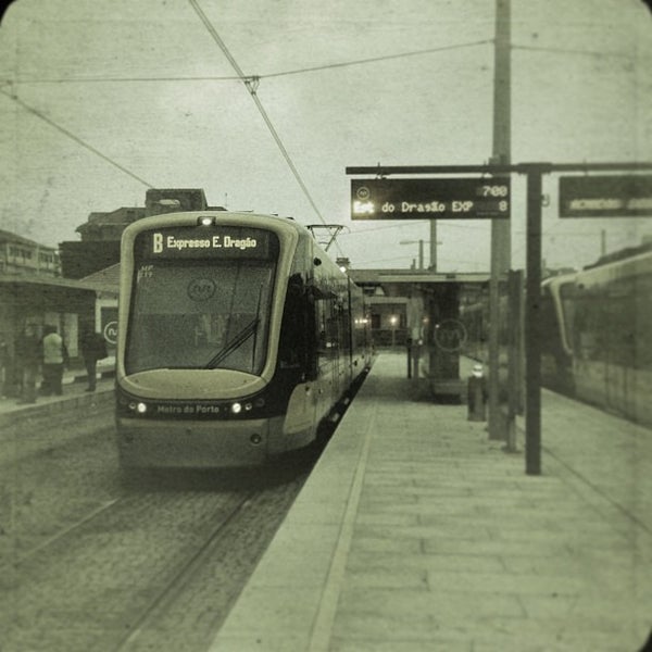 Metro Póvoa de Varzim [B] - Station de métro aérien à Póvoa do Varzim