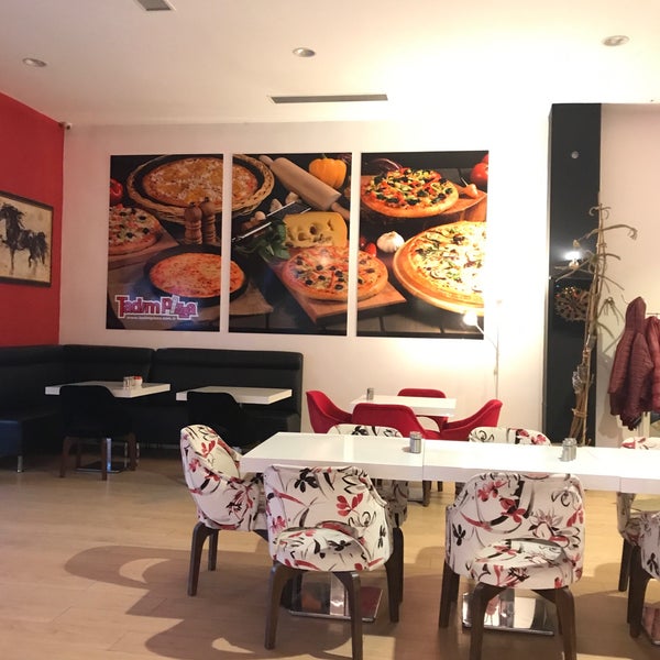 Photo taken at Tadım Pizza by Erdinç A. on 3/21/2018