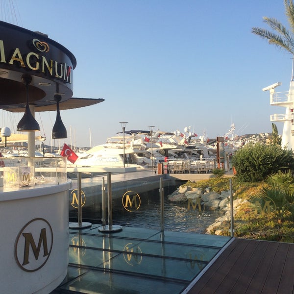 Photo taken at Magnum Store Bodrum by Şeyma Y. on 8/28/2016