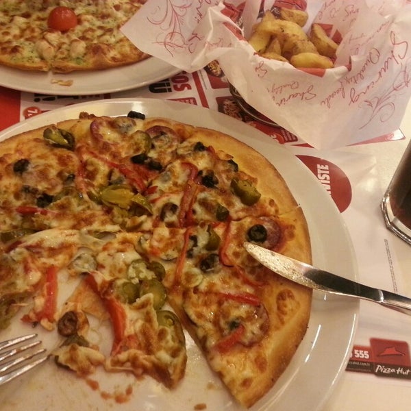 Pizza Hut (Now Closed) Pizza Place in Cihannüma