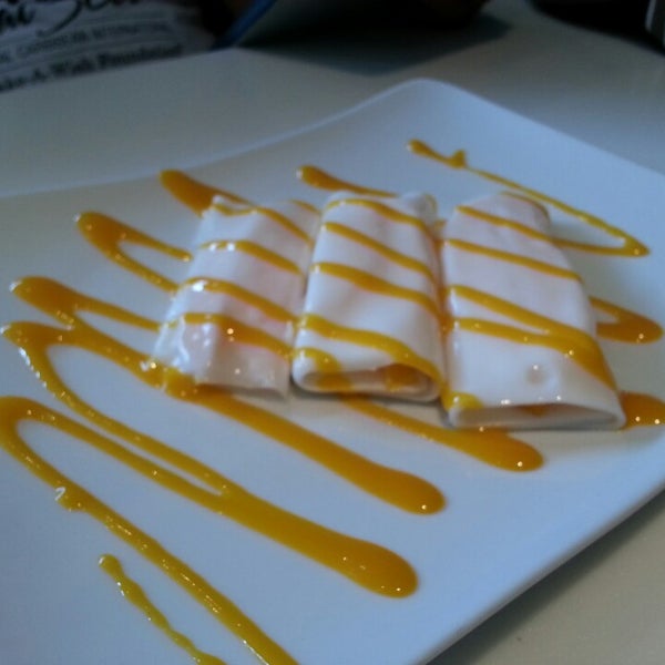 6/23/2013 tarihinde Joyce T.ziyaretçi tarafından Dessert Kitchen 糖潮'de çekilen fotoğraf