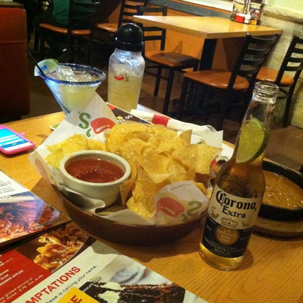 Photo taken at Chili&#39;s Grill &amp; Bar by Anthony on 1/27/2013