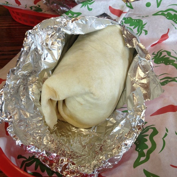 7/13/2013 tarihinde Yeisonziyaretçi tarafından Sol Burrito'de çekilen fotoğraf