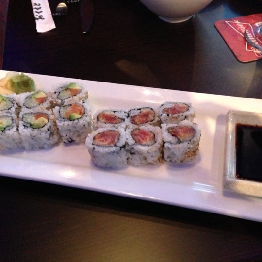 Photo taken at Zing Japanese Fusion by Ryan D. on 11/1/2012