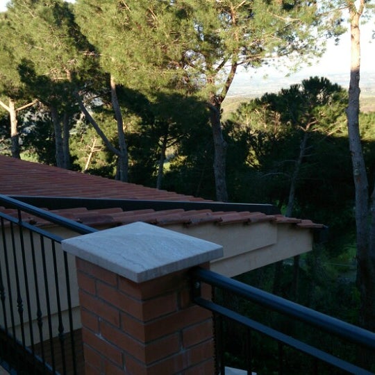 Das Foto wurde bei Hotel Panoramic Montepulciano Siena Italy von Yuri B. am 4/16/2014 aufgenommen