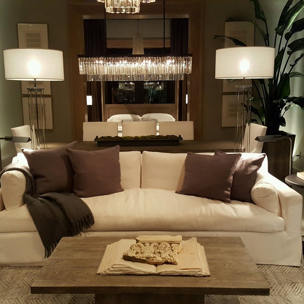 Restoration Hardware (Artık Kapalı) Austin'de Mobilya ve Ev Gereçleri