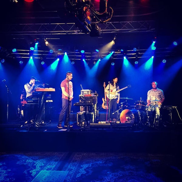 รูปภาพถ่ายที่ JBTV โดย Chris V. เมื่อ 9/18/2015