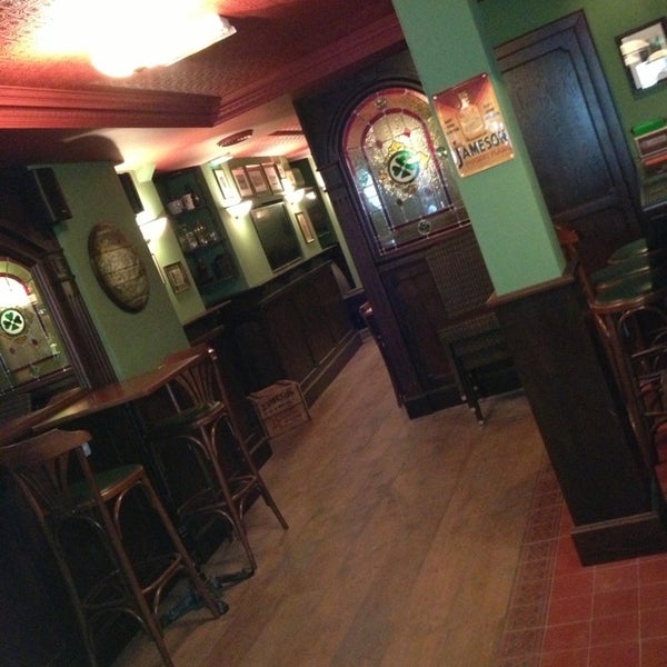 Photo taken at O&#39;Brien&#39;s Irish Pub by Eskwaad Nico D. on 8/6/2013