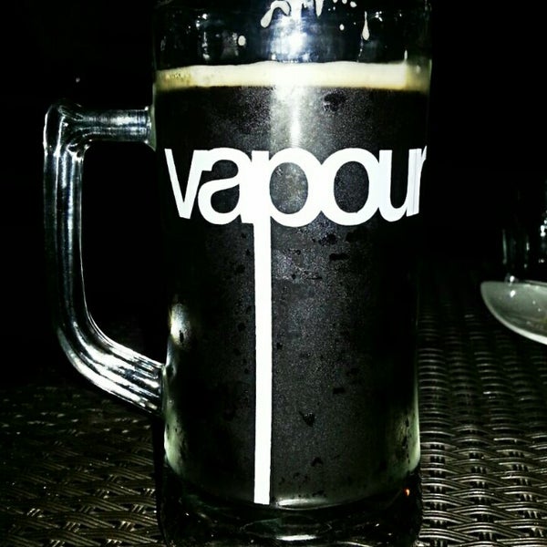 Photo taken at Vapour - Pub and Brewery by Chin on 8/31/2014