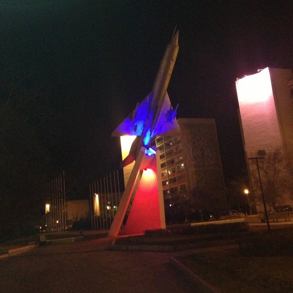 Бульвар победы 45. Бульвар победы 48а воронеж. Бульвар победы 45а. Аллея с самолетом саранск. Бульвар победы 45а воронеж.