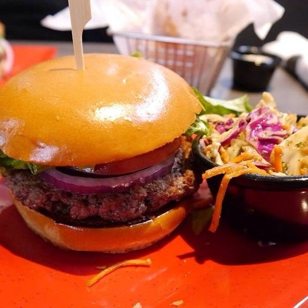 11/23/2013에 Jacky님이 Bolt Burgers에서 찍은 사진