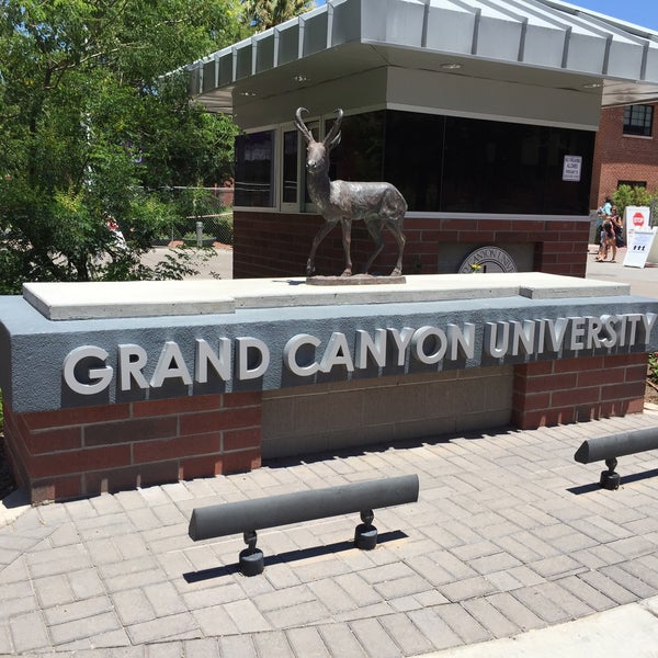Das Foto wurde bei Grand Canyon University von Jess G. am 7/7/2016 aufgenommen