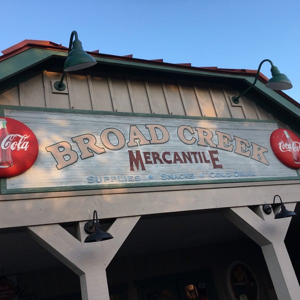 Broad Creek Mercantile At Disney's Hilton Head Resort Gift Store in