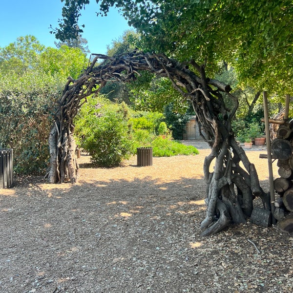 9/10/2023 tarihinde Nikuziyaretçi tarafından Descanso Gardens'de çekilen fotoğraf