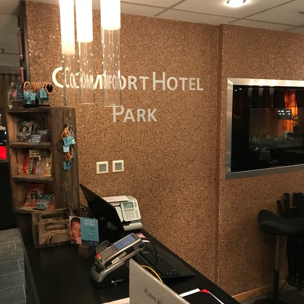 Photo taken at Comfort Hotel by Niku on 3/9/2018