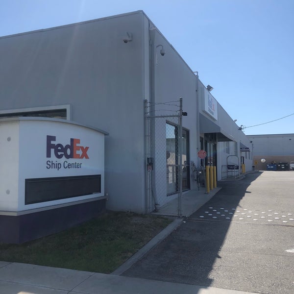 FedEx Ship Center Oficina de envíos en Los Angeles