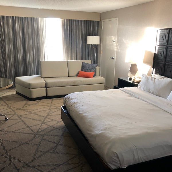 Снимок сделан в Renaissance Denver Stapleton Hotel пользователем Niku 2/1/2019