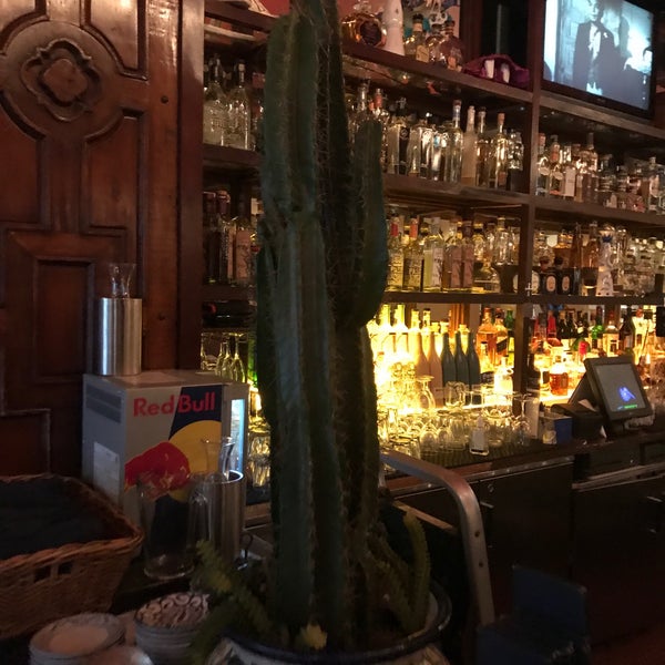 Foto scattata a Colibrí Mexican Bistro da Niku il 10/28/2017