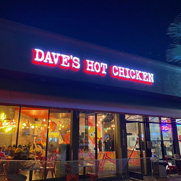 Das Foto wurde bei Dave’s Hot Chicken von Niku am 1/16/2020 aufgenommen