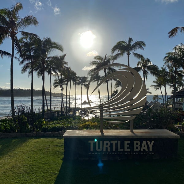 Foto diambil di Turtle Bay Resort oleh Niku pada 2/25/2020