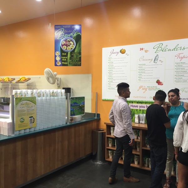 Blenders in the Grass Juice Bar in North State