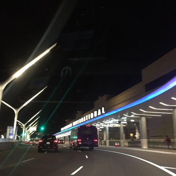Foto tomada en Aeropuerto Internacional de Los Ángeles (LAX)  por Niku el 3/17/2016