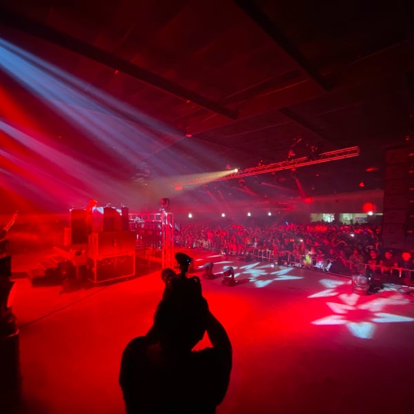 Center events. Эвент площадка воронеж. Light hall захарова. Jazz event образовательный центр. Помещение для мероприятий.