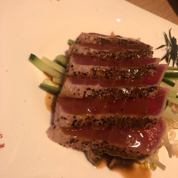 Das Foto wurde bei Empire Restaurant &amp; Lounge von Niku am 5/14/2019 aufgenommen