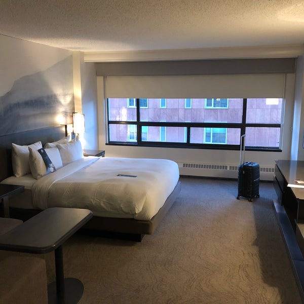 Снимок сделан в Calgary Marriott Downtown Hotel пользователем Niku 10/20/2018