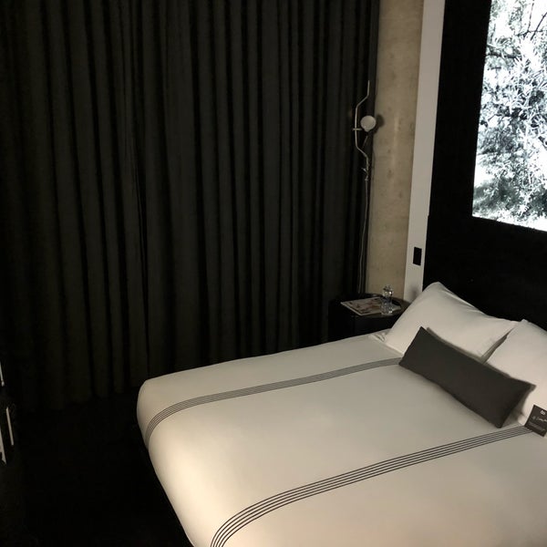 Das Foto wurde bei SIXTY LES Hotel von Niku am 7/14/2018 aufgenommen