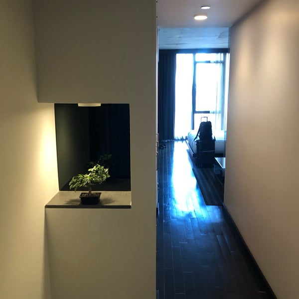 รูปภาพถ่ายที่ SIXTY LES Hotel โดย Niku เมื่อ 3/16/2019