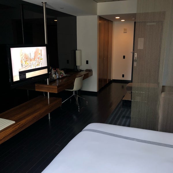 รูปภาพถ่ายที่ SIXTY LES Hotel โดย Niku เมื่อ 4/8/2019