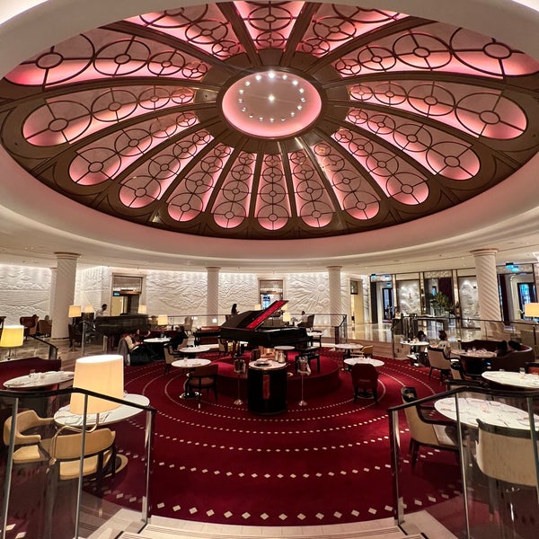 Rotunda Bar and Lounge at Four Seasons Ten Trinity Square Restaurant -  London