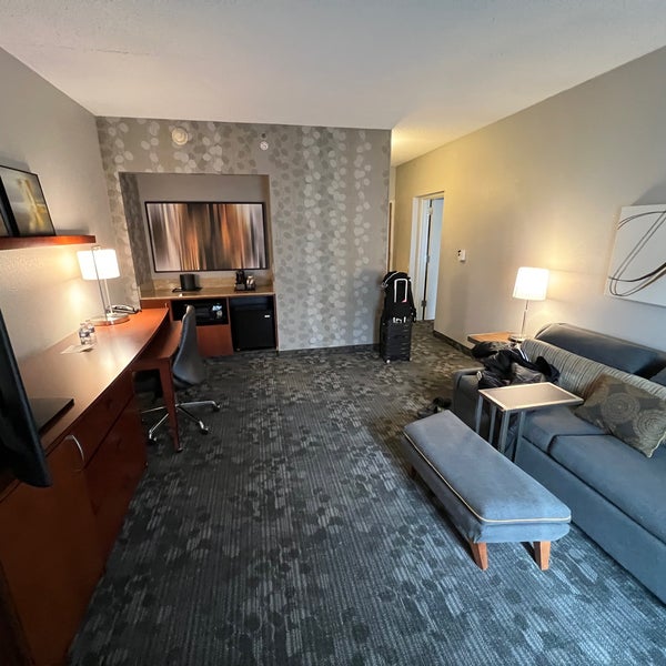 Courtyard by Marriott Lincroft Red Bank Hotel