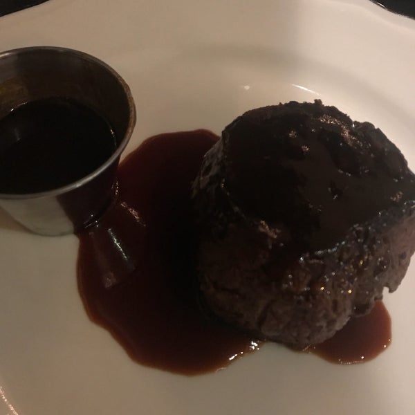 Das Foto wurde bei Seven Steakhouse Sushi Ultralounge &amp;  Skybar von Niku am 1/26/2018 aufgenommen