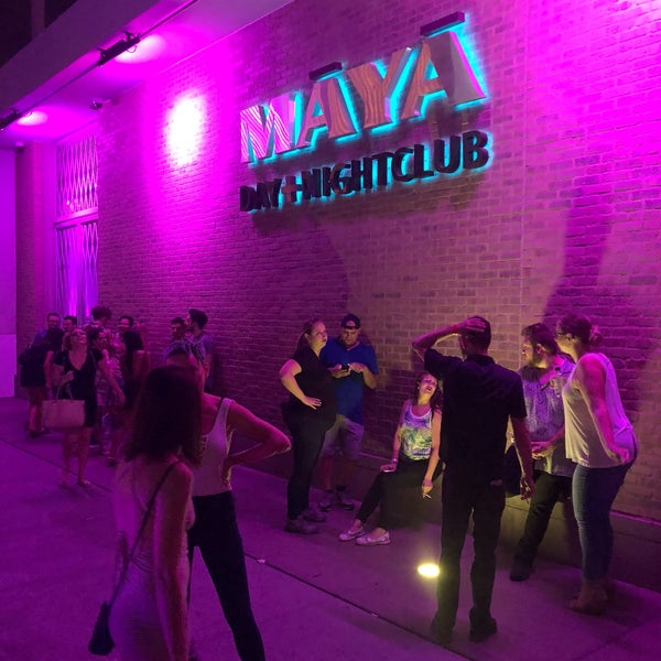 Foto tirada no(a) Māyā Day + Nightclub por Niku em 7/28/2018